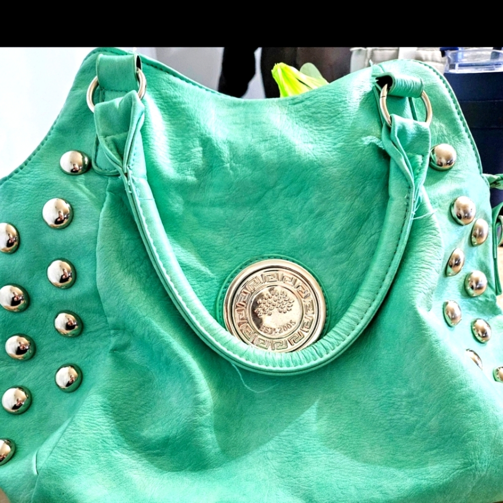Hana Hand Bag Womens purse. Color Turquise. Pockets/Zipper. Over the shoulder.